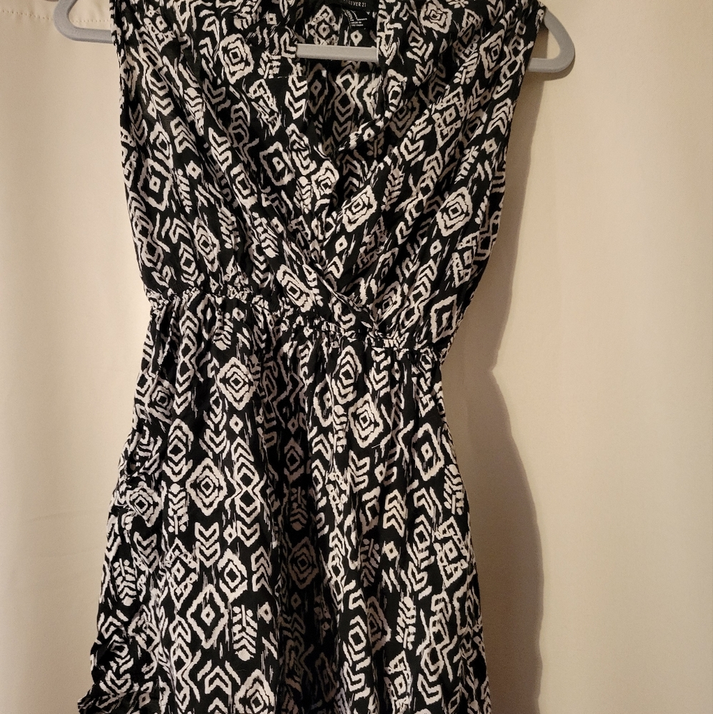 Forever 21 ladies S shorts romper